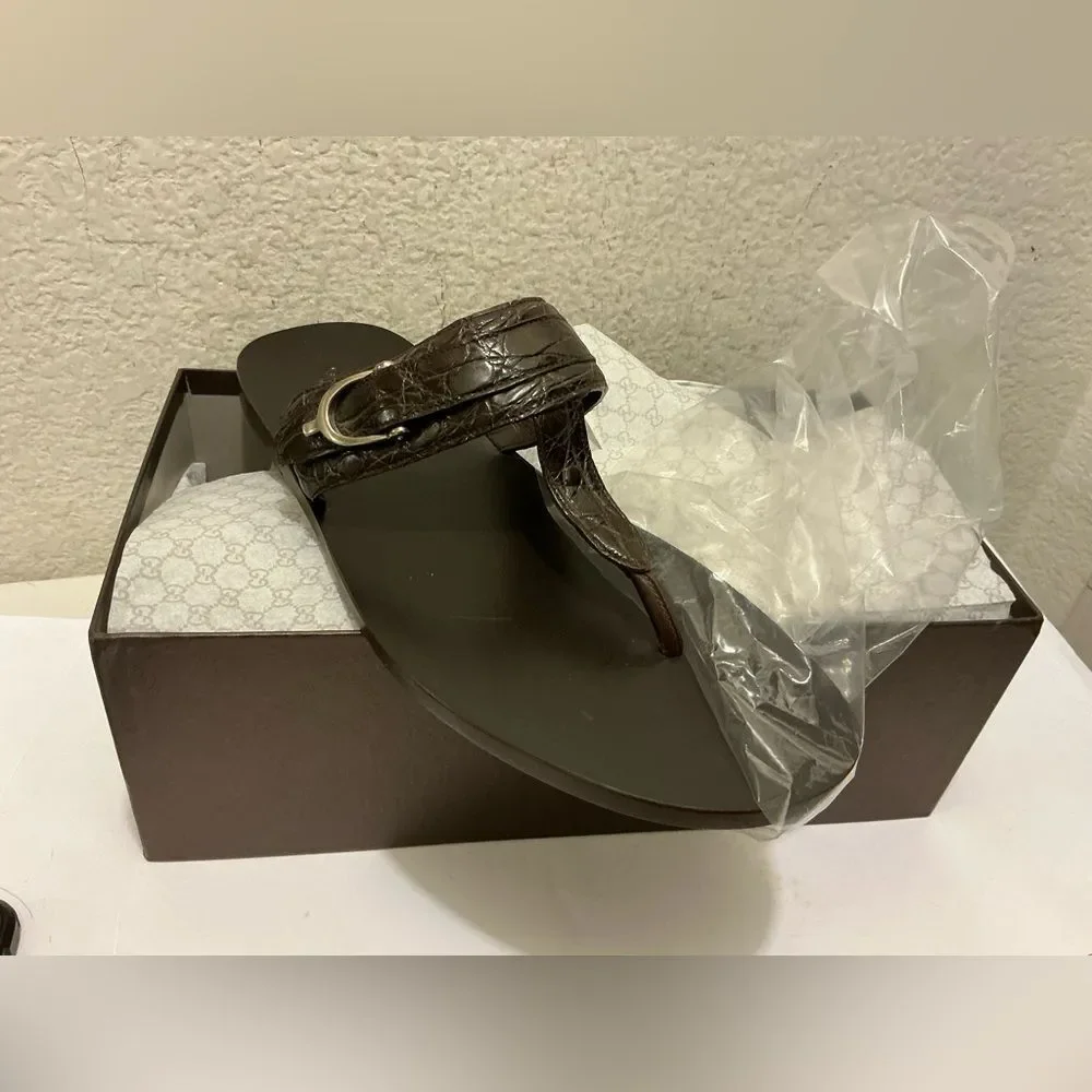 New with box Mens Gucci crocodile embossed leather Sandals size 14.5 with COA